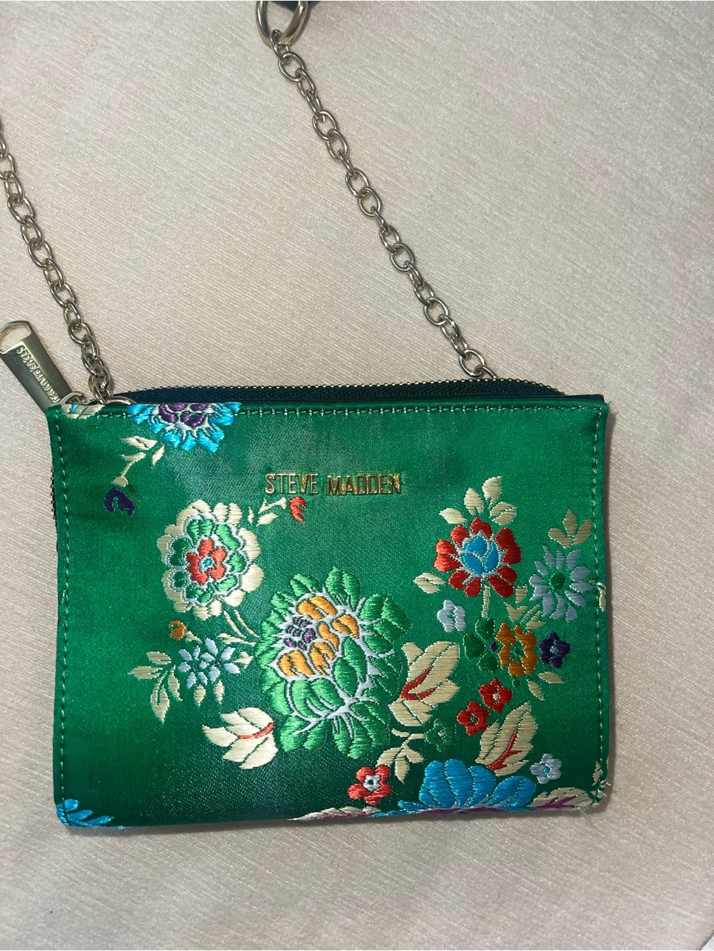 Steve Madden Emerald Green Floral Satin Crossbody Wallet with Gold Chain